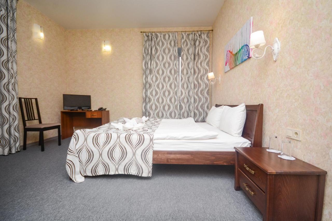 Три Сімки Hotell Vysjhorod Eksteriør bilde