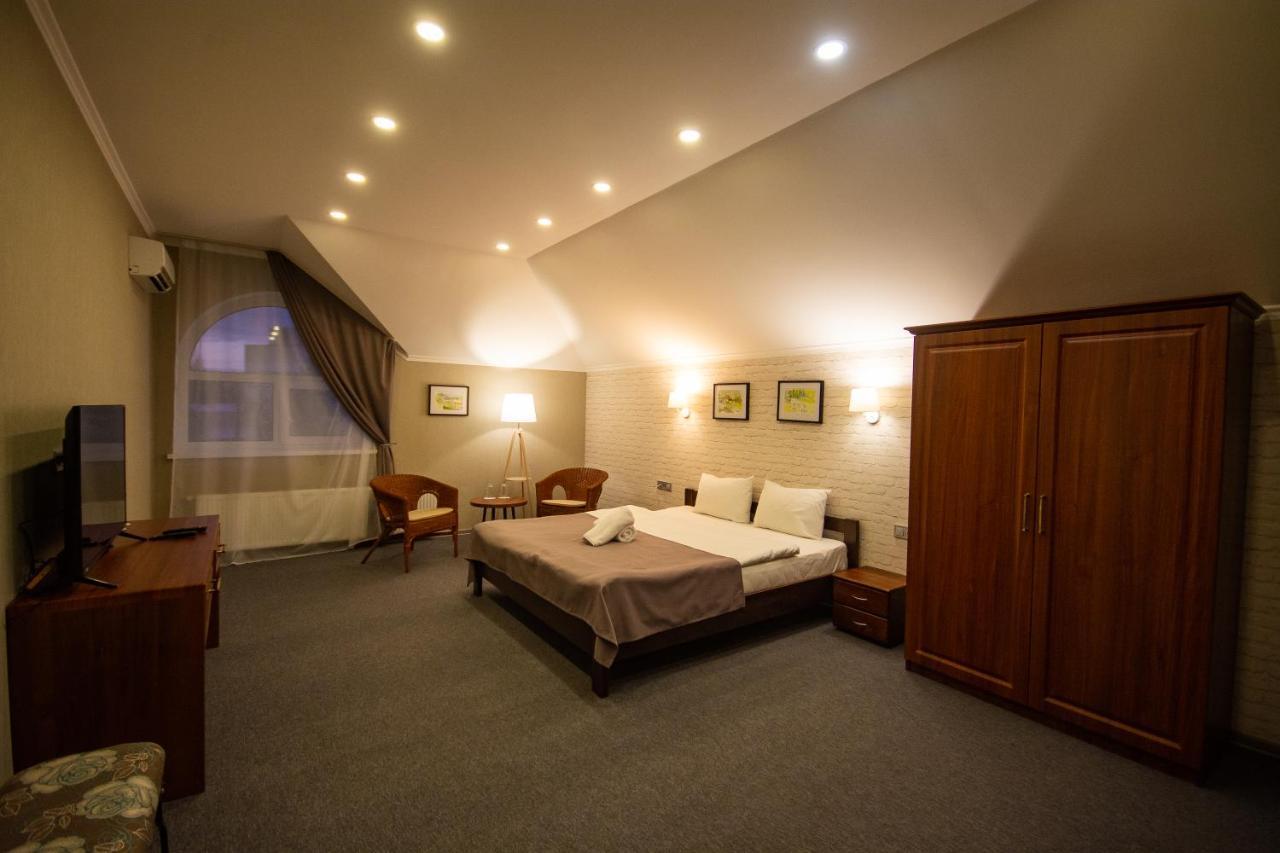 Три Сімки Hotell Vysjhorod Eksteriør bilde