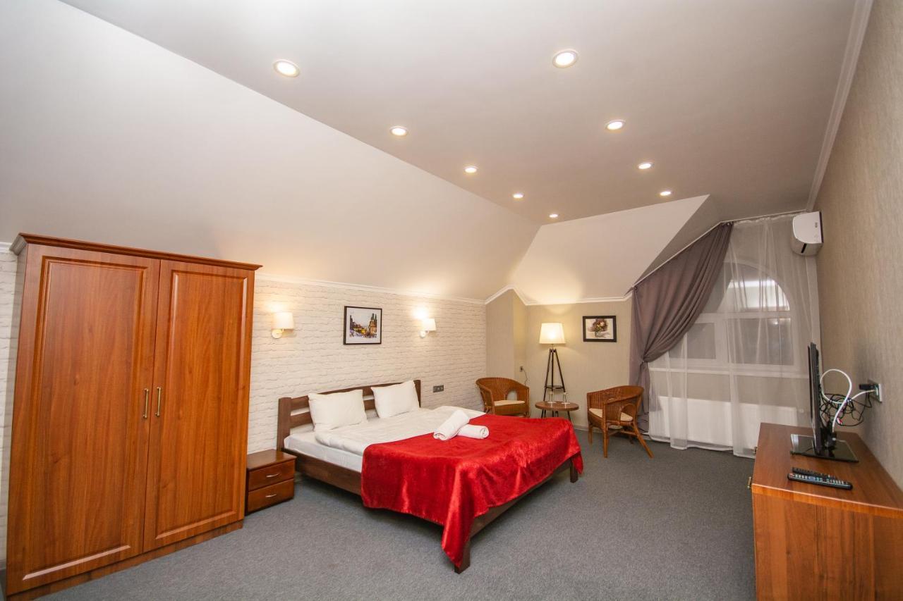 Три Сімки Hotell Vysjhorod Eksteriør bilde