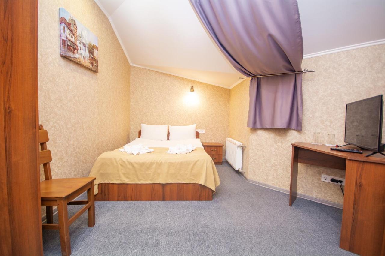 Три Сімки Hotell Vysjhorod Eksteriør bilde