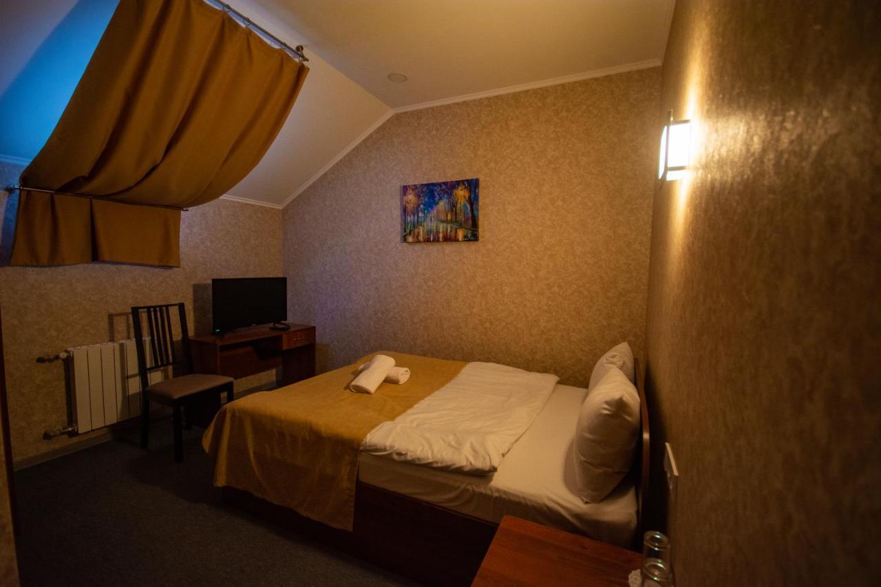 Три Сімки Hotell Vysjhorod Eksteriør bilde