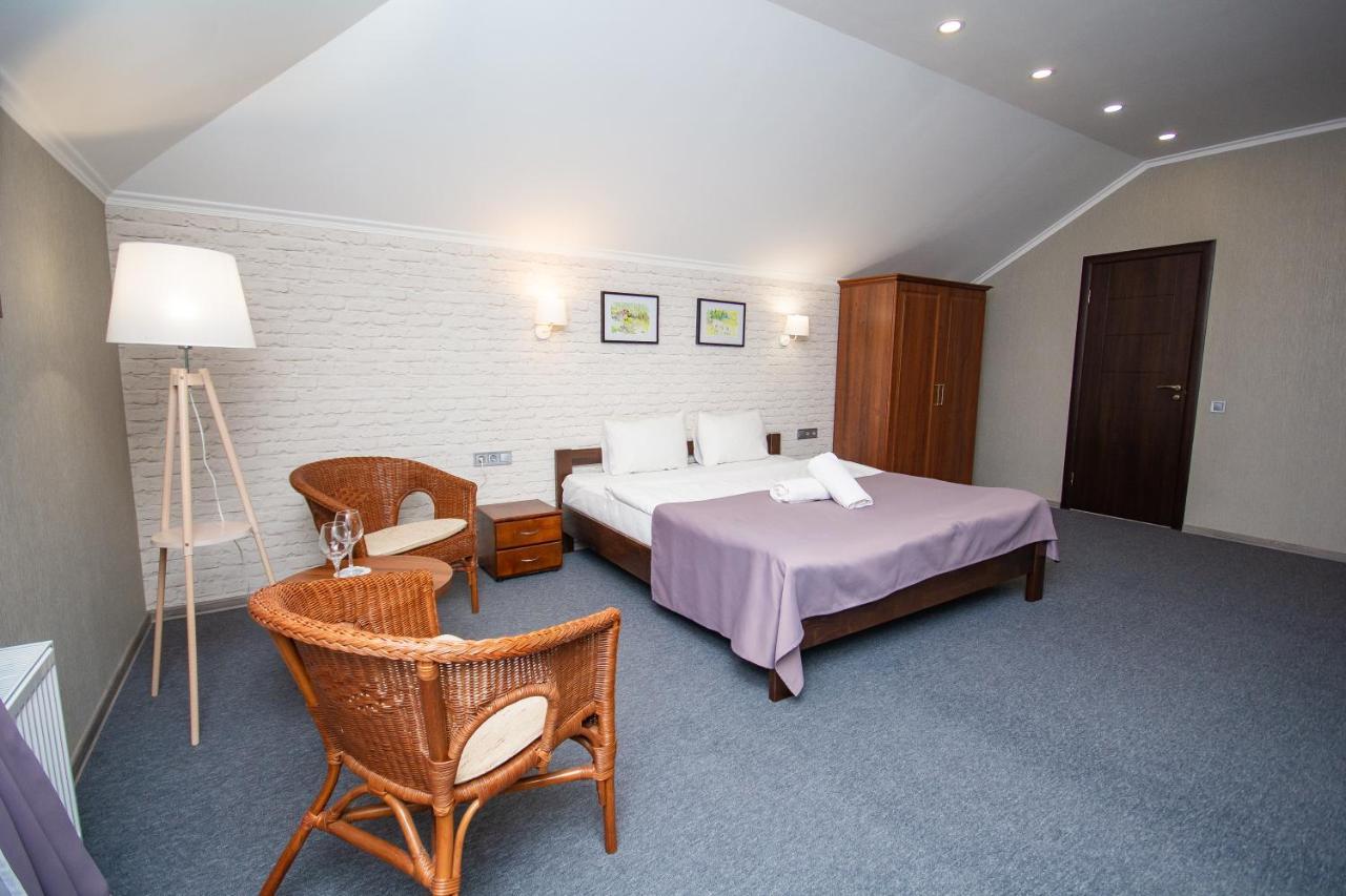 Три Сімки Hotell Vysjhorod Eksteriør bilde
