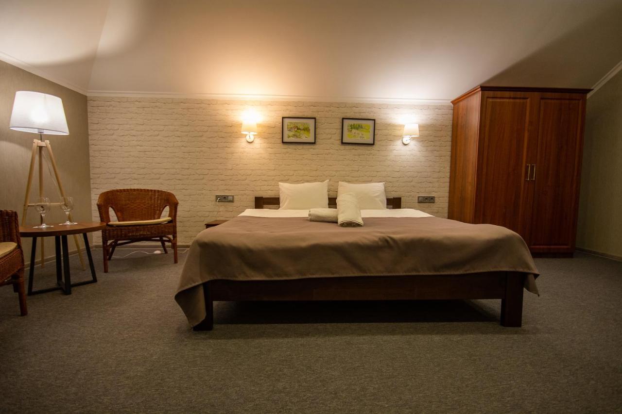 Три Сімки Hotell Vysjhorod Eksteriør bilde