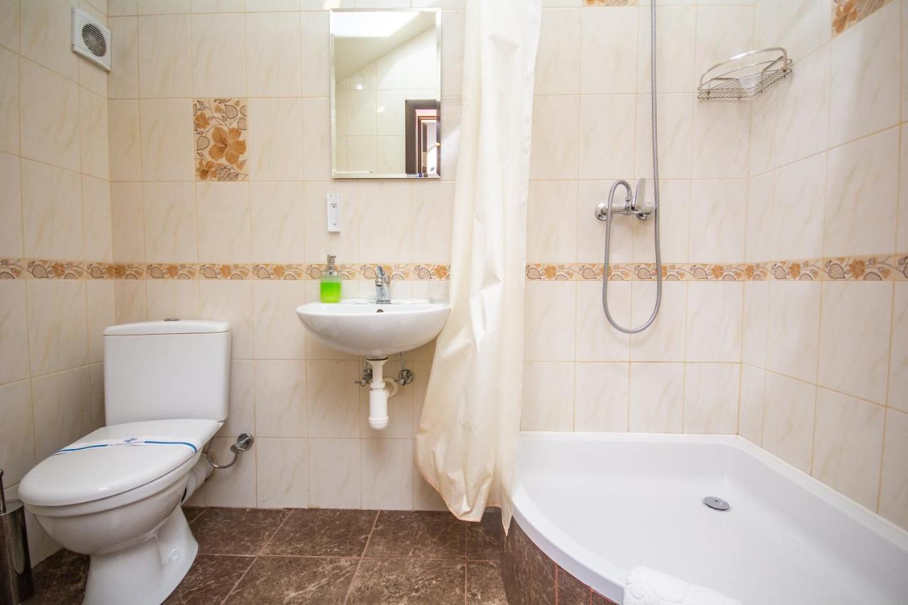 Три Сімки Hotell Vysjhorod Eksteriør bilde