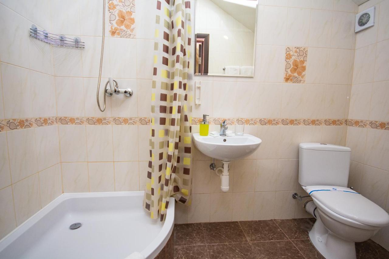Три Сімки Hotell Vysjhorod Eksteriør bilde