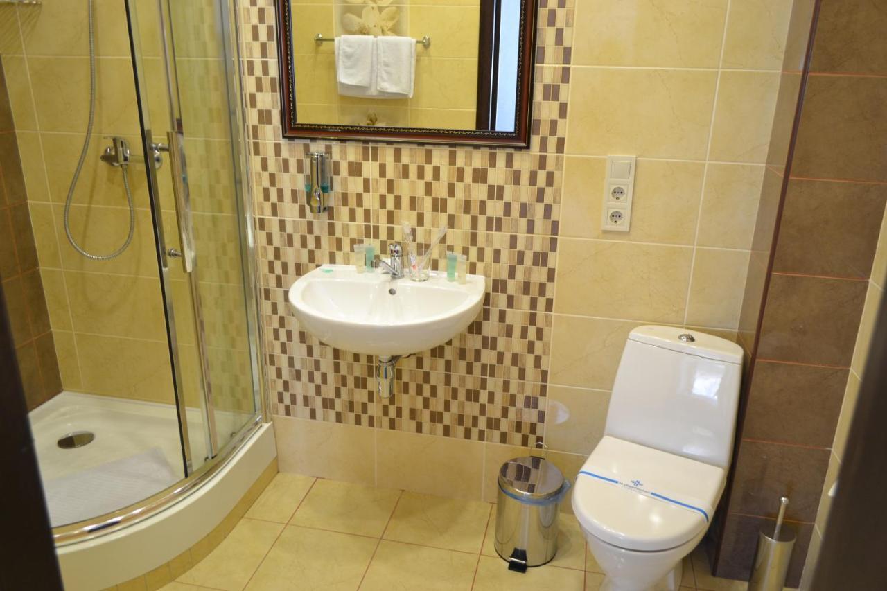 Три Сімки Hotell Vysjhorod Eksteriør bilde