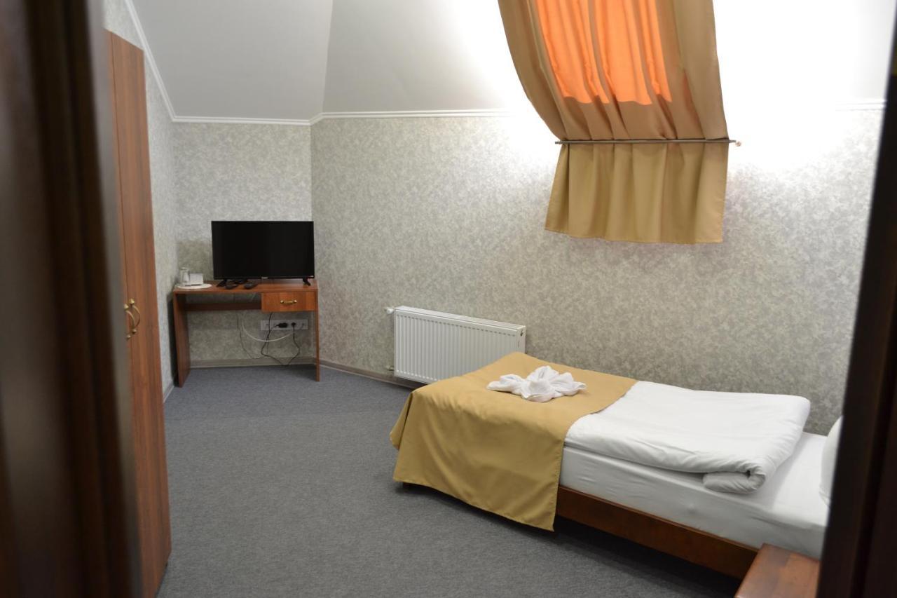 Три Сімки Hotell Vysjhorod Eksteriør bilde
