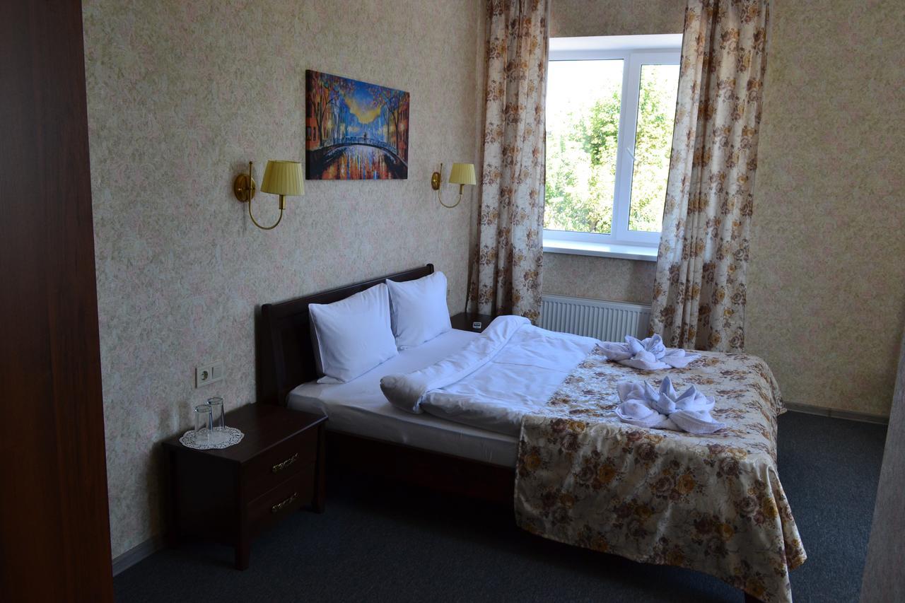 Три Сімки Hotell Vysjhorod Eksteriør bilde