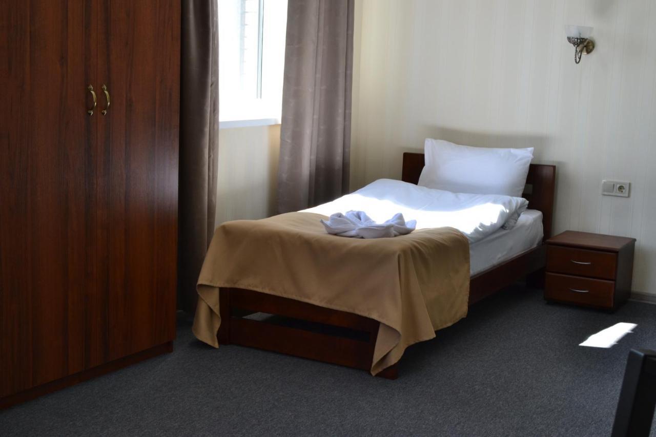 Три Сімки Hotell Vysjhorod Eksteriør bilde