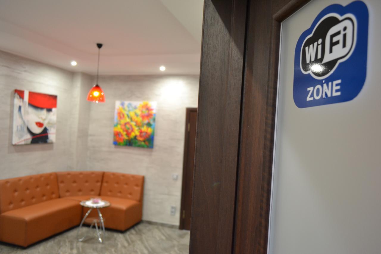 Три Сімки Hotell Vysjhorod Eksteriør bilde