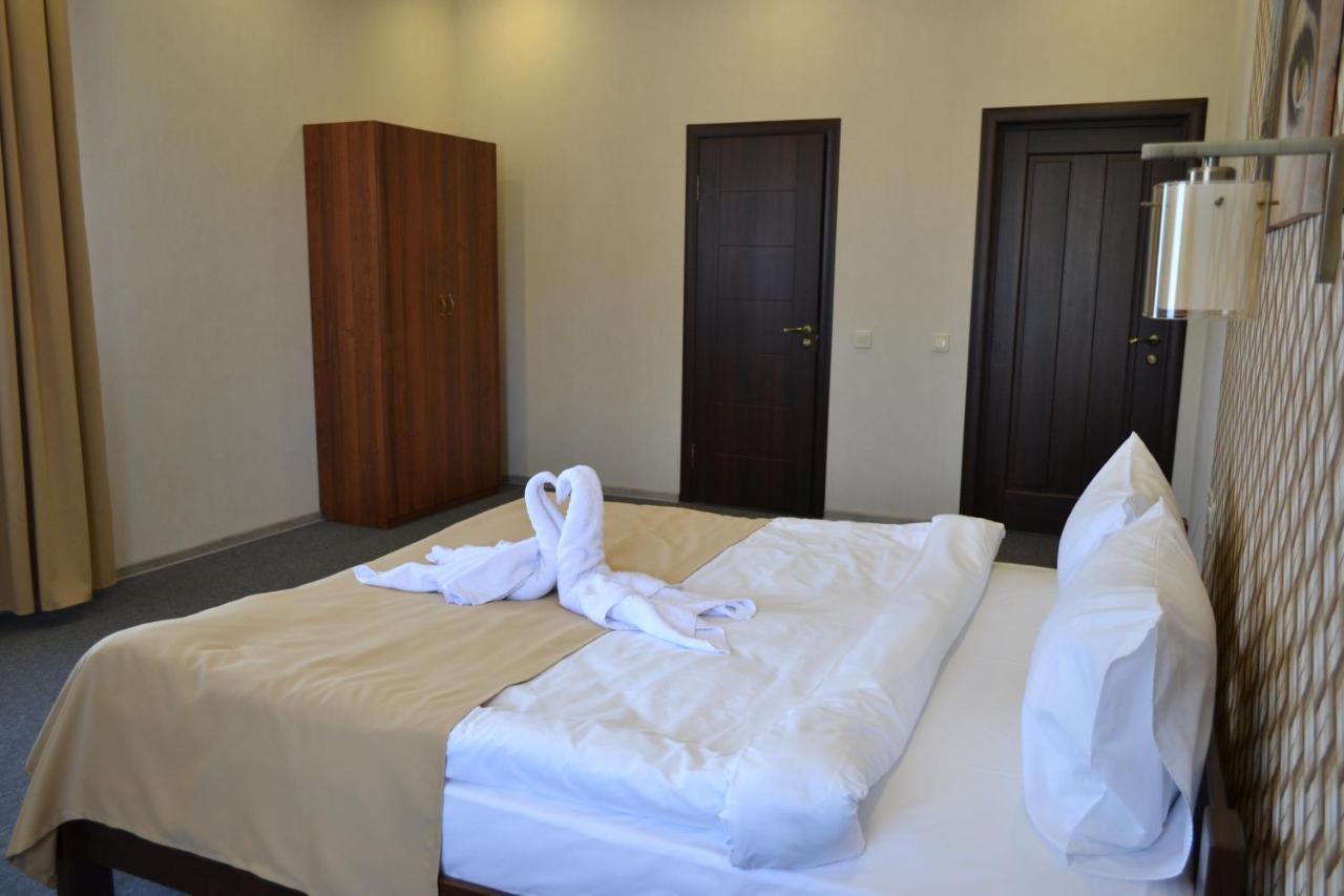 Три Сімки Hotell Vysjhorod Eksteriør bilde