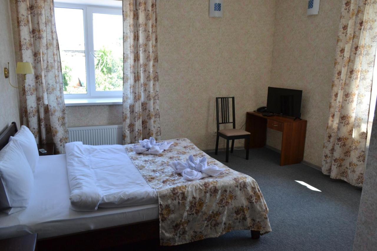 Три Сімки Hotell Vysjhorod Eksteriør bilde