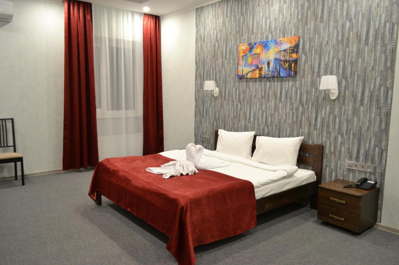 Три Сімки Hotell Vysjhorod Eksteriør bilde