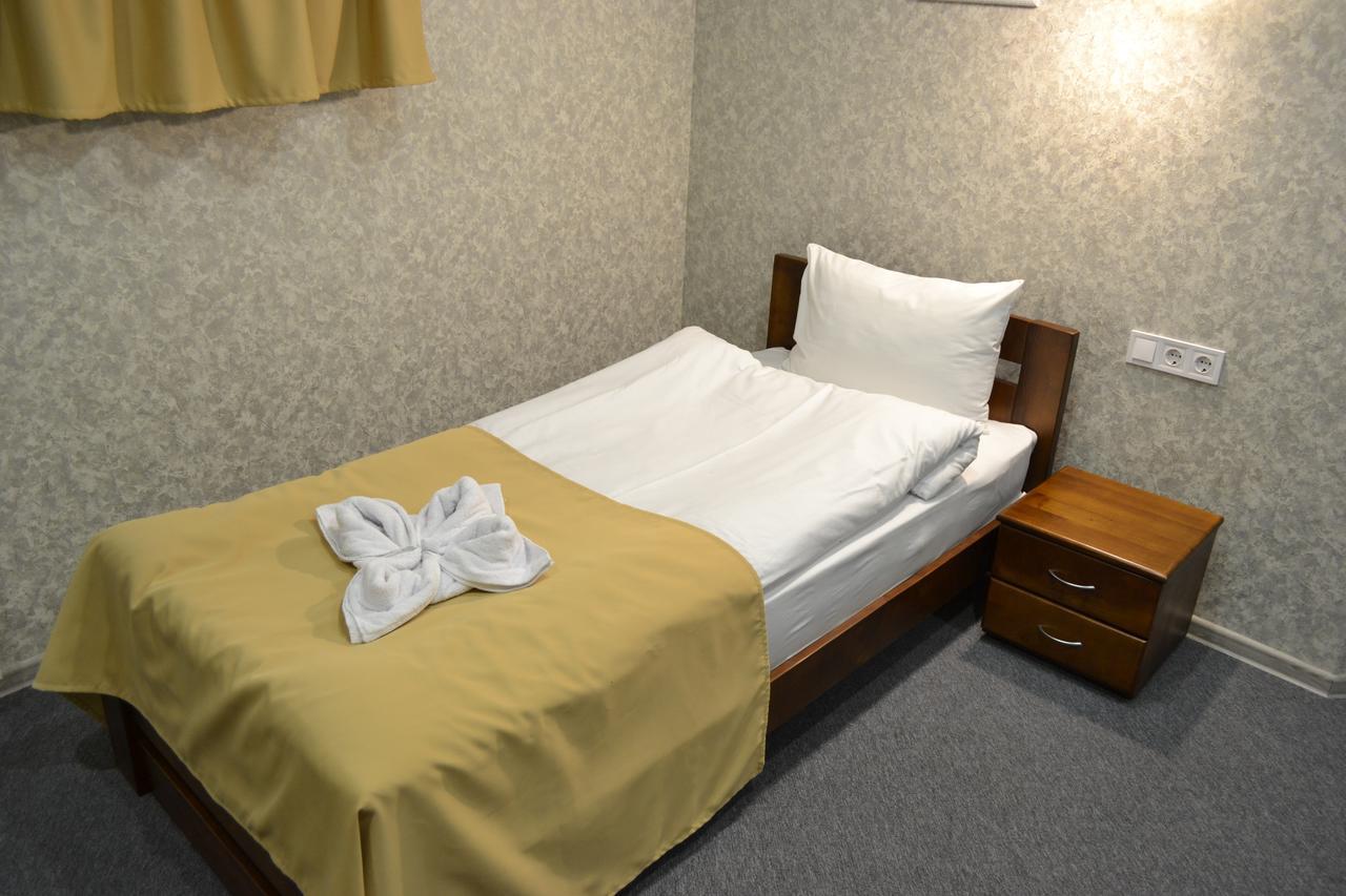 Три Сімки Hotell Vysjhorod Eksteriør bilde