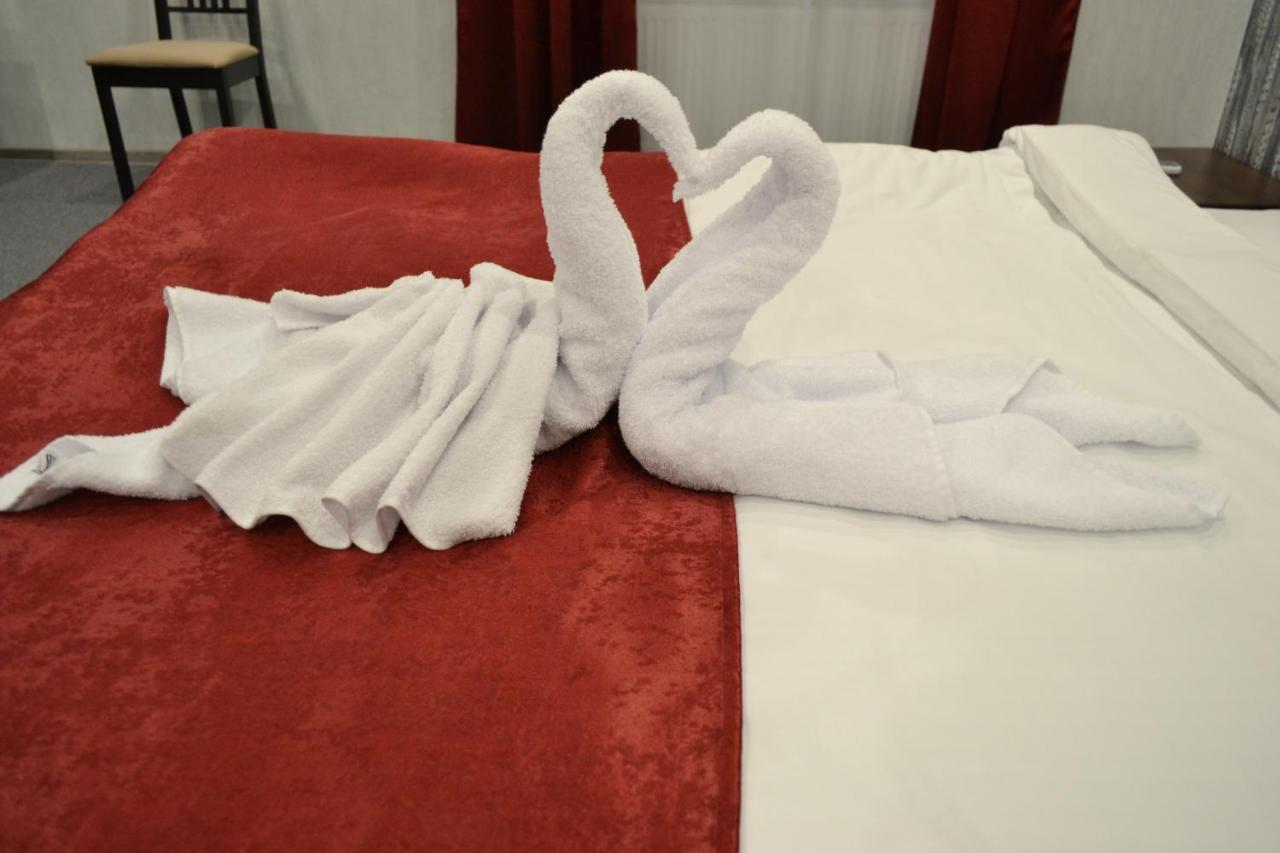 Три Сімки Hotell Vysjhorod Eksteriør bilde