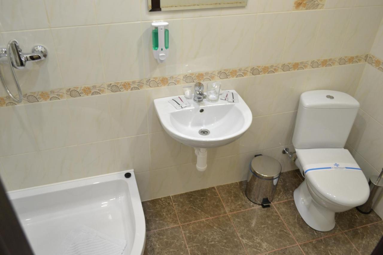 Три Сімки Hotell Vysjhorod Eksteriør bilde