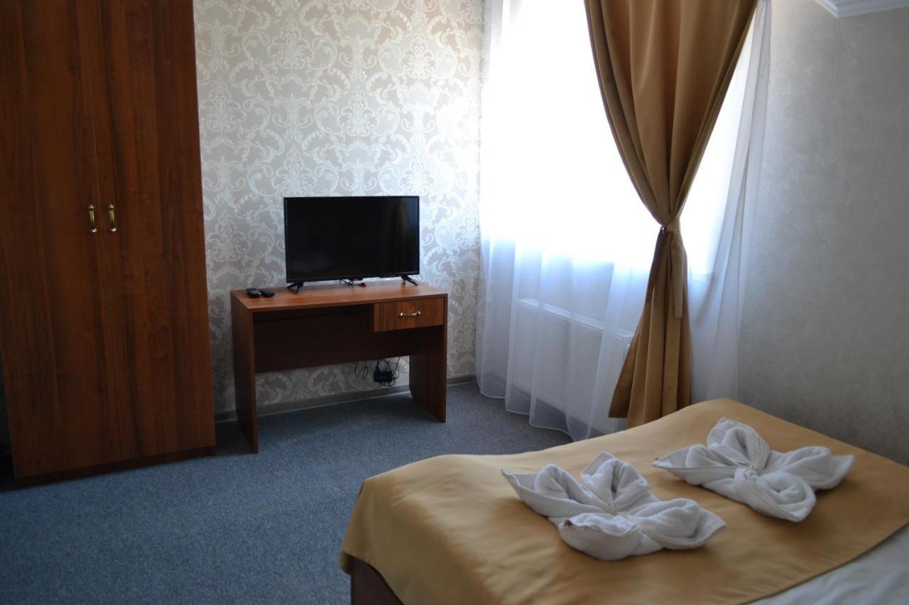 Три Сімки Hotell Vysjhorod Eksteriør bilde