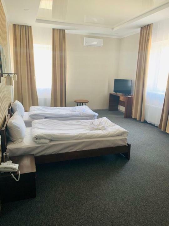 Три Сімки Hotell Vysjhorod Eksteriør bilde
